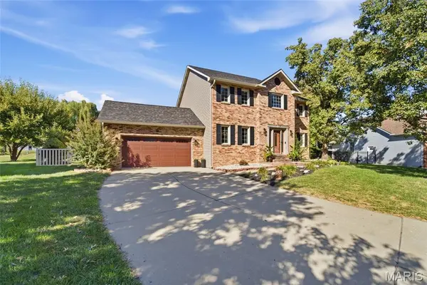 38 Ernst DR, Glen Carbon, IL 62034