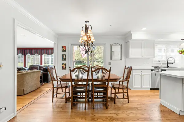 1376 Manassas LN, Long Grove, IL 60047
