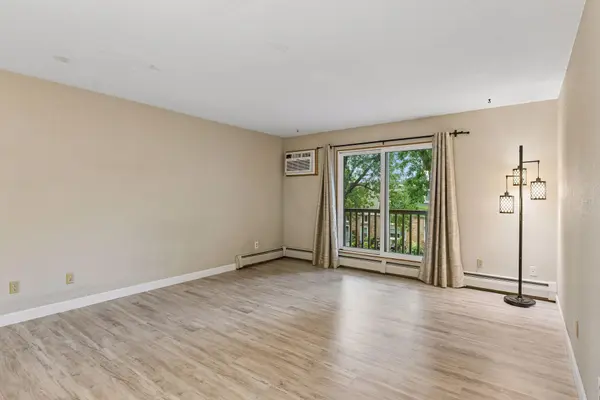7414 W 22nd ST #302, Saint Louis Park, MN 55426