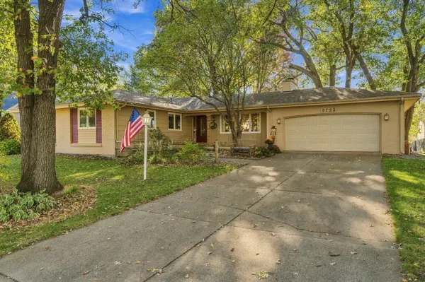 9723 Palmer RD, Bloomington, MN 55437