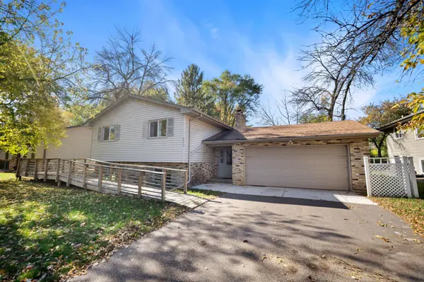 6517 Edgewood AVE N, Brooklyn Park, MN 55428
