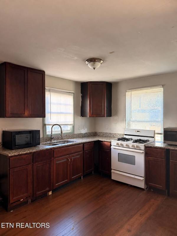 3229 Shields Ave, Knoxville, TN 37914