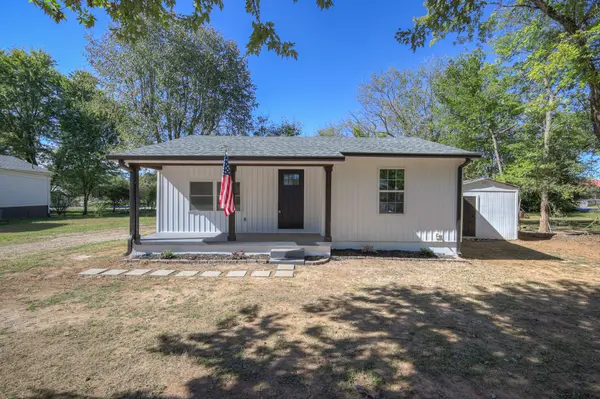 1103 Beckham Ave, Lawrenceburg, TN 38464