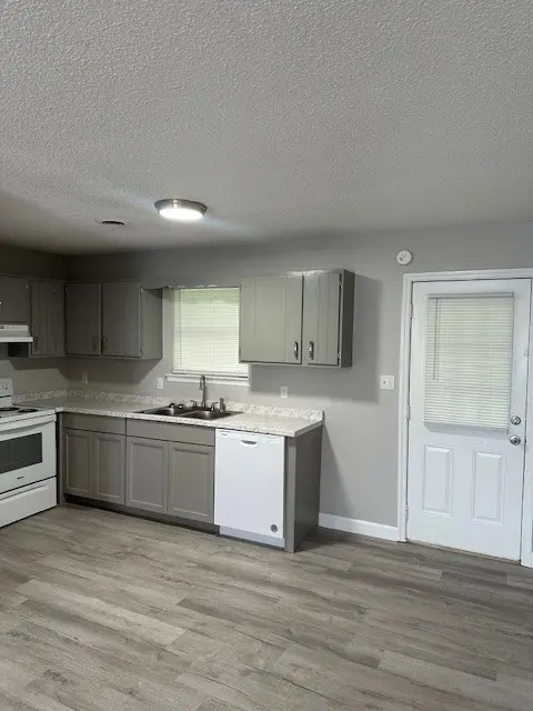 2165 Arnold St #NW #9, Cleveland, TN 37311