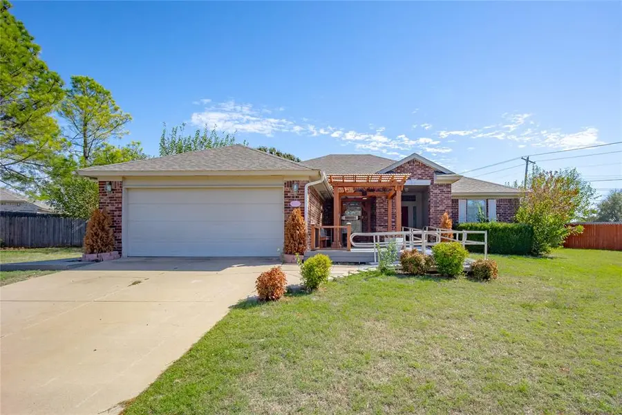 101 Great Oaks DR, Norman, OK 73071