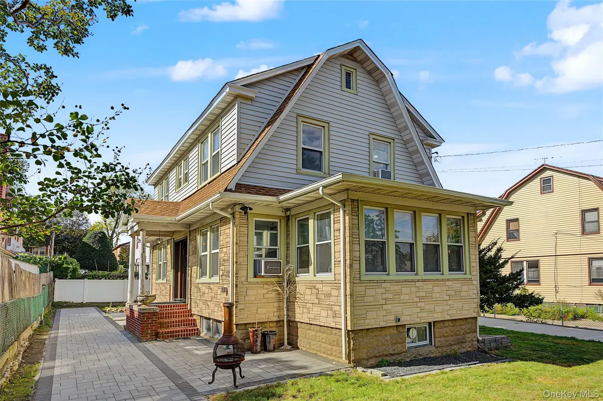6-16 129th, College Point, NY 11356