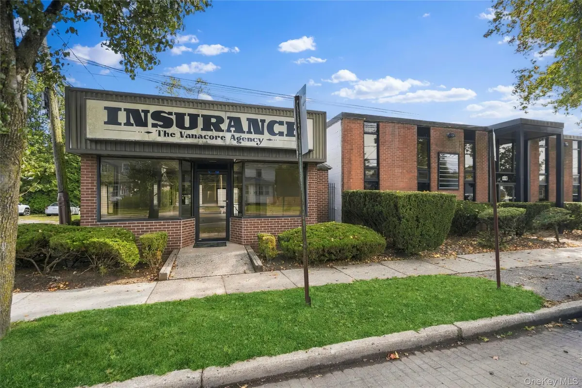 42-44 Broadway, Greenlawn, NY 11740