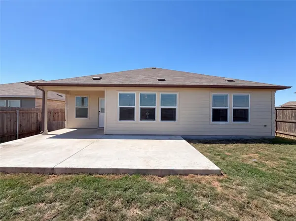 300 Arnage DR, Hutto, TX 78634