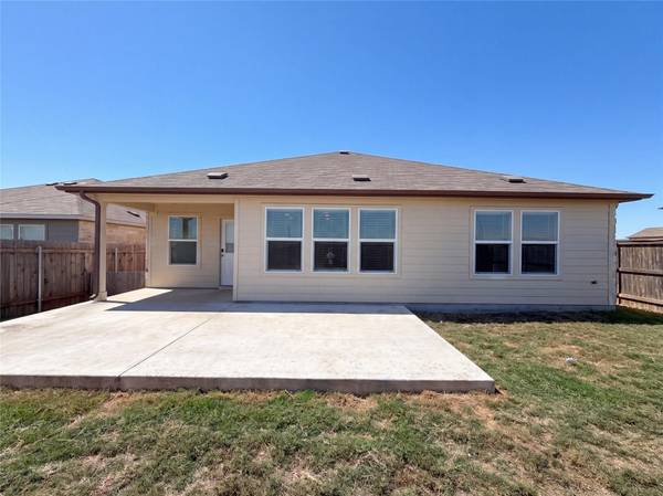 300 Arnage DR, Hutto, TX 78634