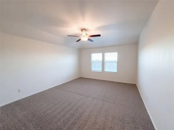 300 Arnage DR, Hutto, TX 78634