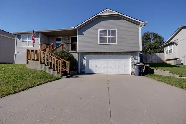 716 SW Brome DR, Grain Valley, MO 64029