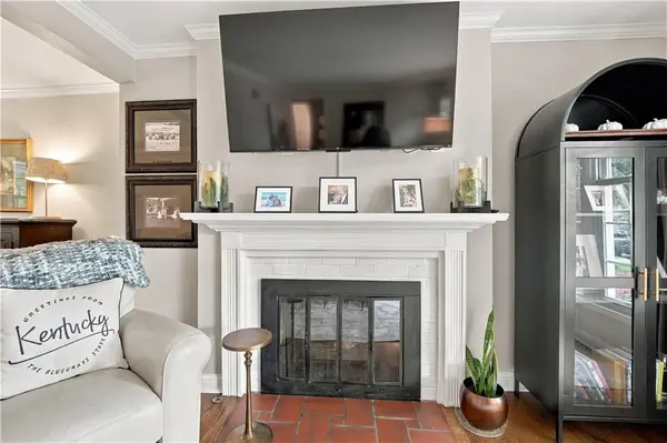 7332 Ash ST, Prairie Village, KS 66208