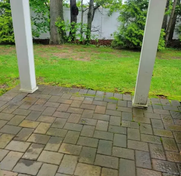 3025 Sunrise HWY #7, Islip Terrace, NY 11752