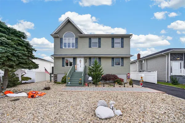 254 E Shore RD, Lindenhurst, NY 11757