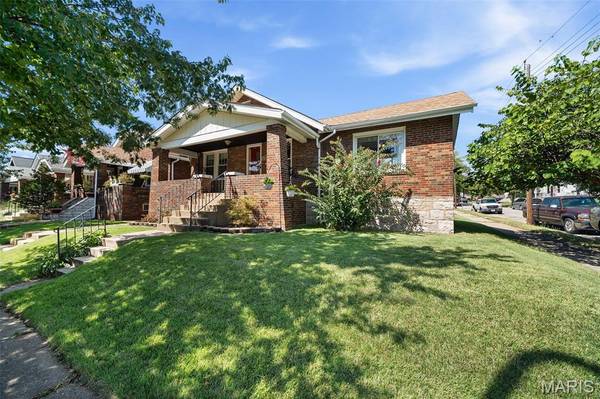 6103 Newport AVE, St Louis, MO 63116