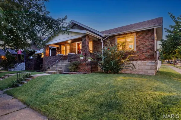6103 Newport AVE, St Louis, MO 63116
