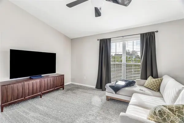 668 Homerun DR, O'fallon, MO 63366