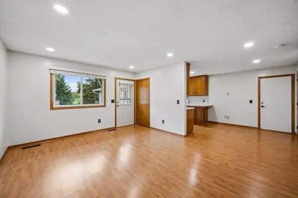 11105 Drake ST NW, Coon Rapids, MN 55433