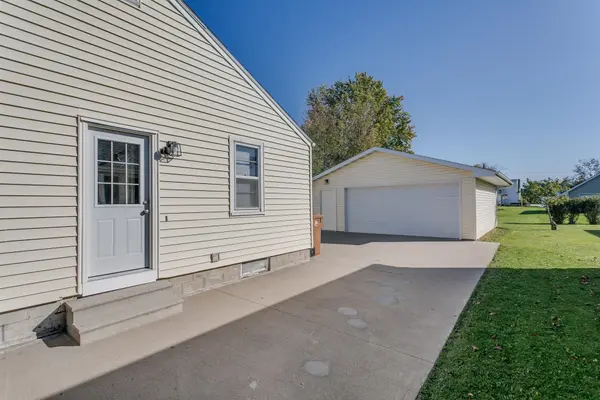 823 MARTIN ST, Menasha, WI 54952