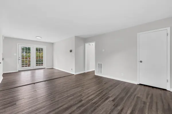 712 Green Valley Ct, Clarksville, TN 37042