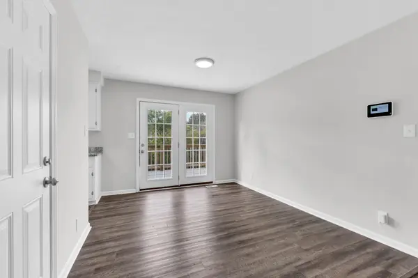 712 Green Valley Ct, Clarksville, TN 37042