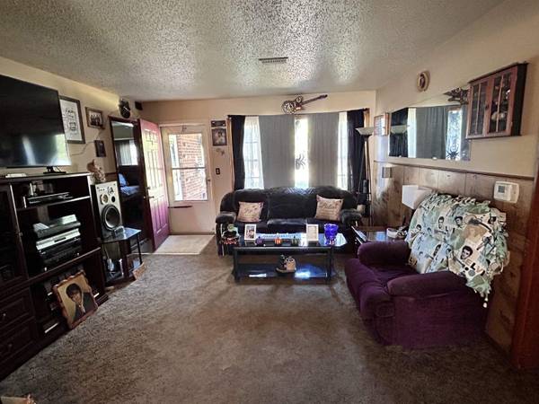 1507 E Wassall, Wichita, KS 67216-1352