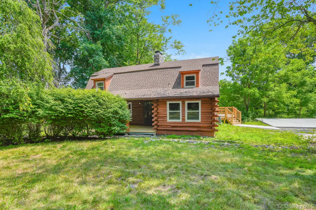 38 Duncan RD, Lagrangeville, NY 12540
