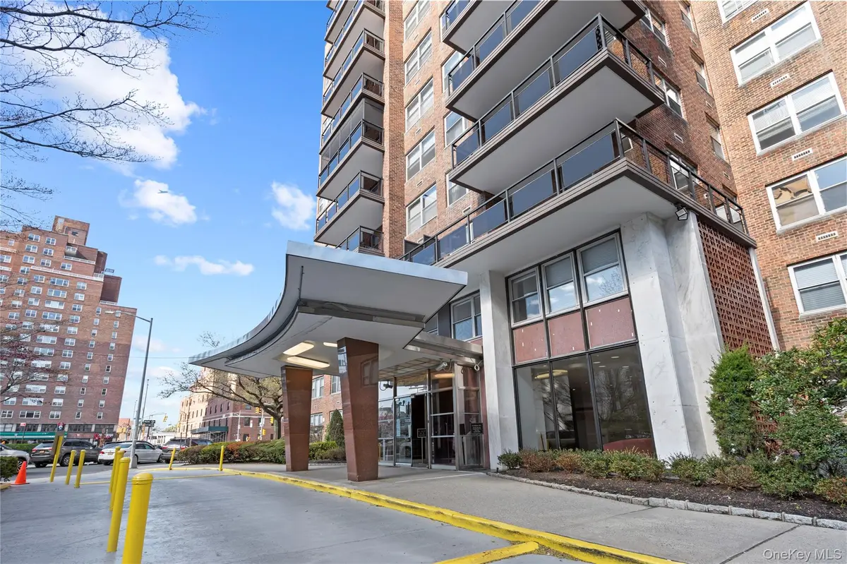 70-20 108th ST #4T, Forest Hills, NY 11375