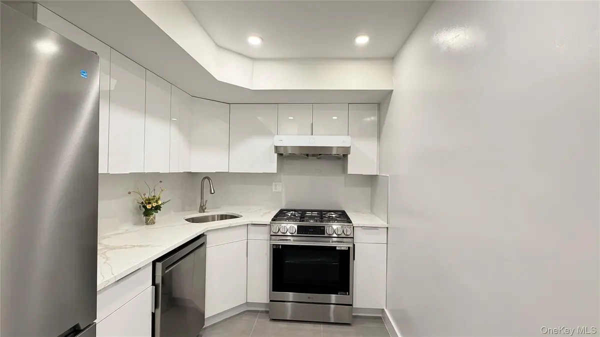 140-44 34 AVE #3D, Flushing, NY 11354