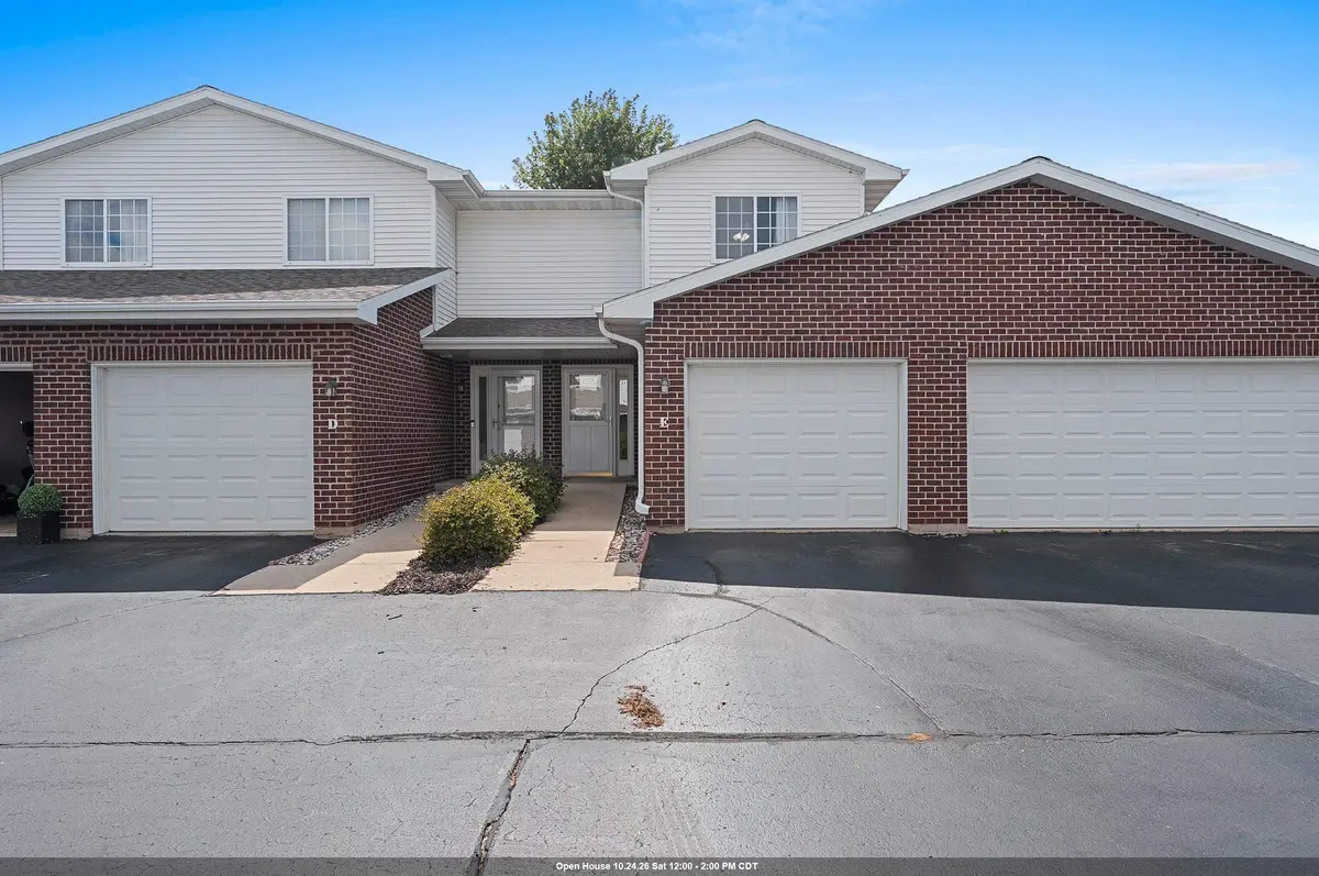 1903 RIVERSIDE DR #E, Suamico, WI 54313