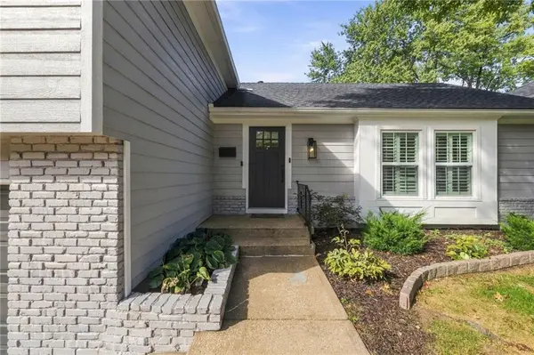 9300 Beverly DR, Overland Park, KS 66207