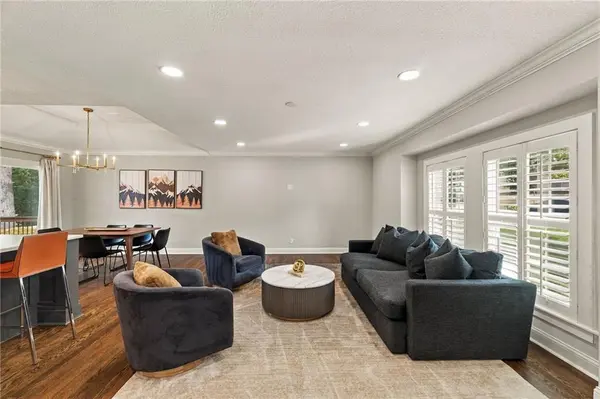 9300 Beverly DR, Overland Park, KS 66207