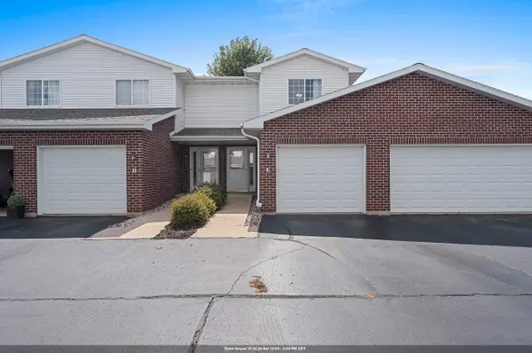 1903 RIVERSIDE DR #E, Suamico, WI 54313