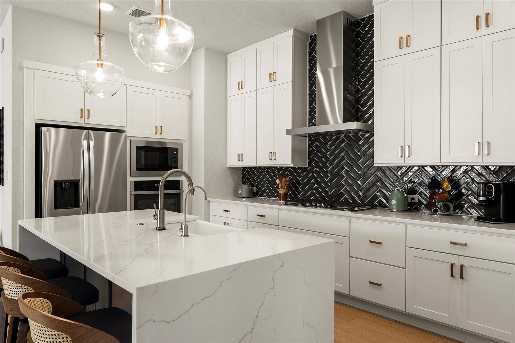 421 Comfort Maple LN, Dripping Springs, TX 78620