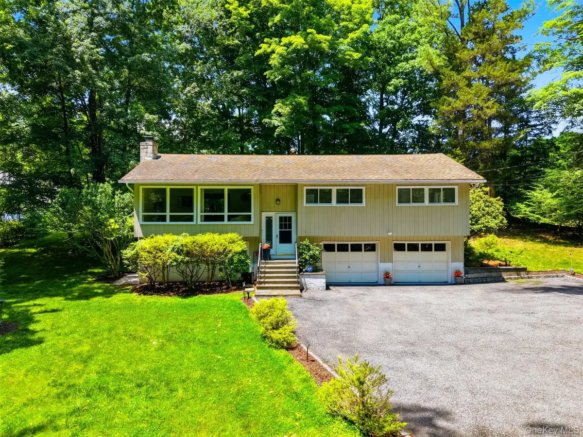370 Furnace Dock RD, Cortlandt Manor, NY 10567