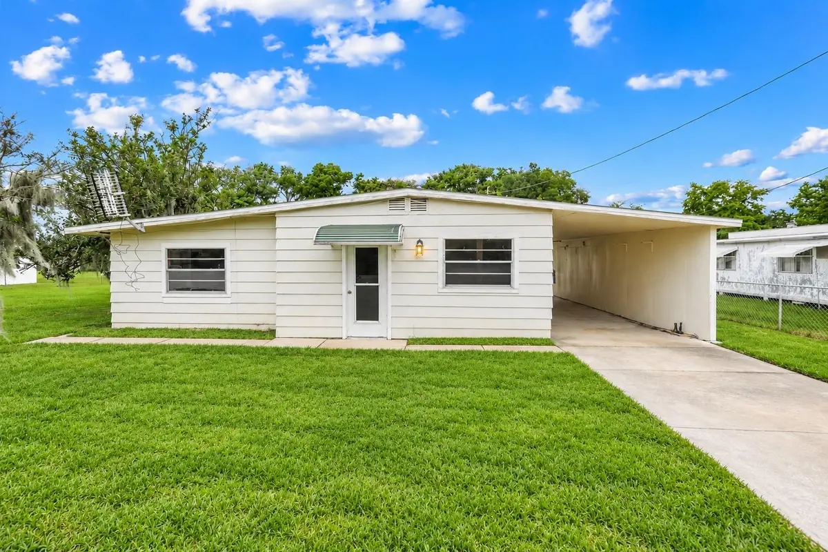 11411 HUGGINS ST, Leesburg, FL 34788