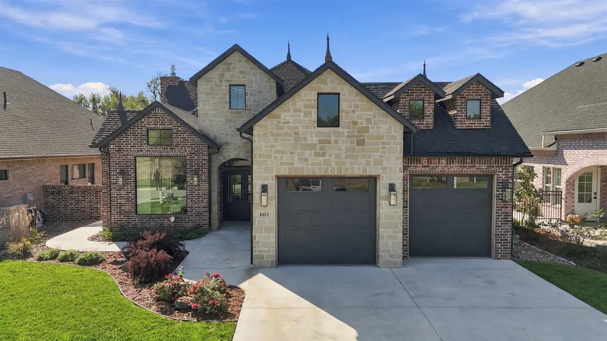 1613 W Rockhill Pl, Andover, KS 67002