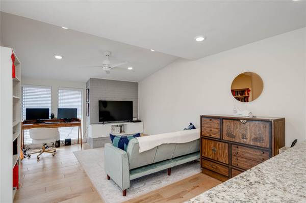 909 Reinli ST #222, Austin, TX 78751