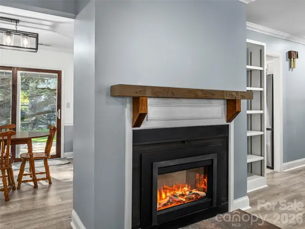 110 Shelly DR, Hendersonville, NC 28792