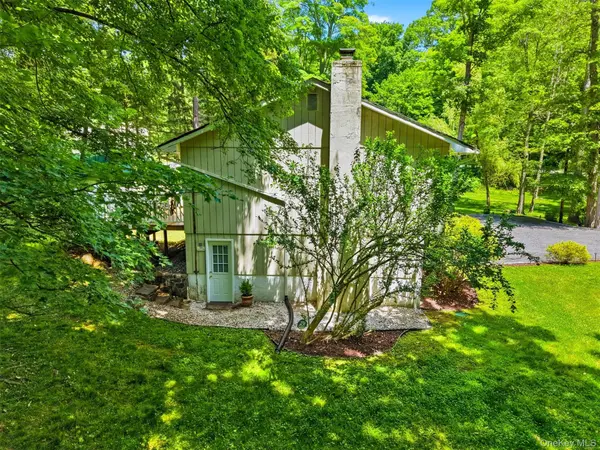 370 Furnace Dock RD, Cortlandt Manor, NY 10567