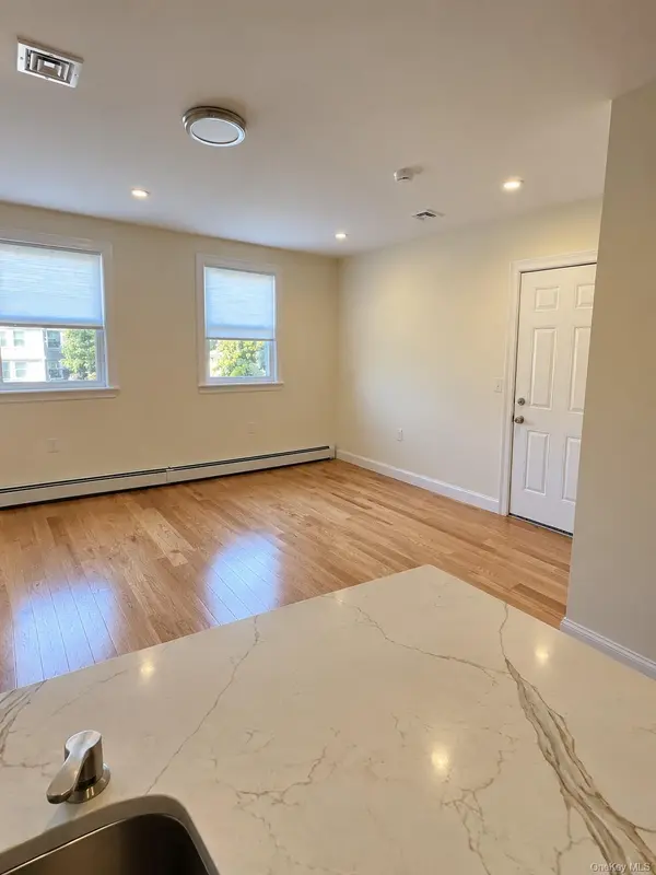 2368 37th ST #2, Astoria, NY 11105