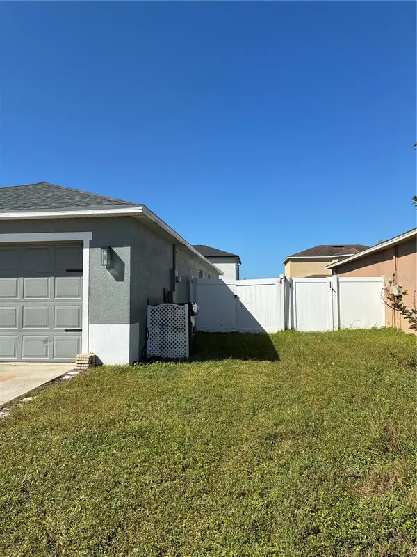 4390 SUN CENTER RD, Mulberry, FL 33860