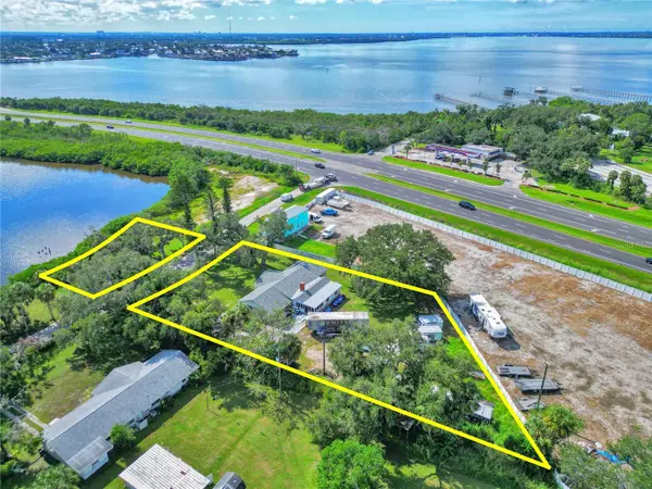 320 BAYSHORE DR, Palmetto, FL 34221