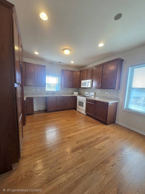 563 W 43rd PL #2, Chicago, IL 60609