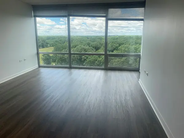 9655 Woods DR #1208, Skokie, IL 60077