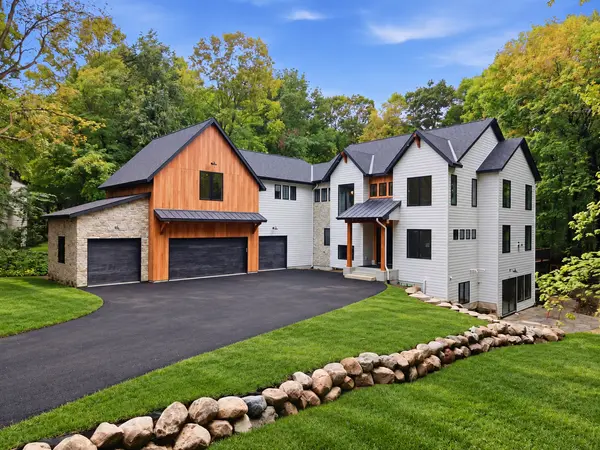1426 Holdridge CIR, Wayzata, MN 55391