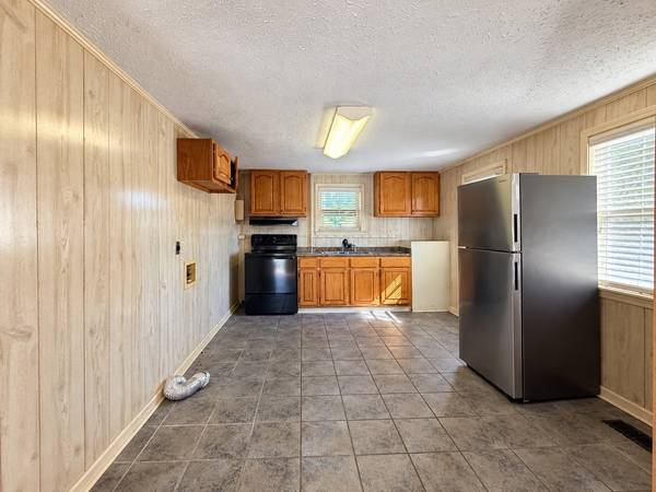 106 Dickerson Ln, Hopkinsville, KY 42240