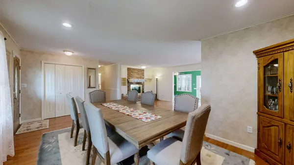 3350 Elkhorn Rd, Paris, TN 38242
