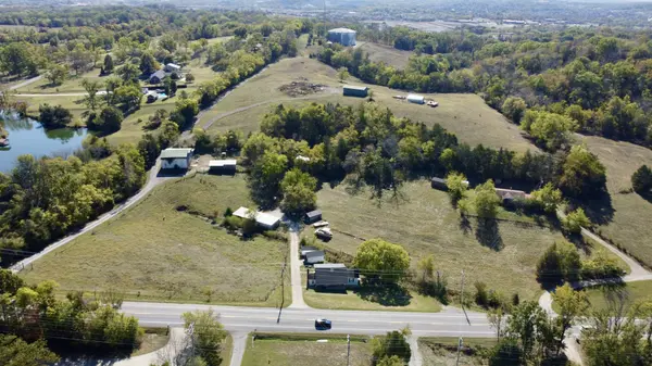 1739 Long Hollow Pike, Gallatin, TN 37066