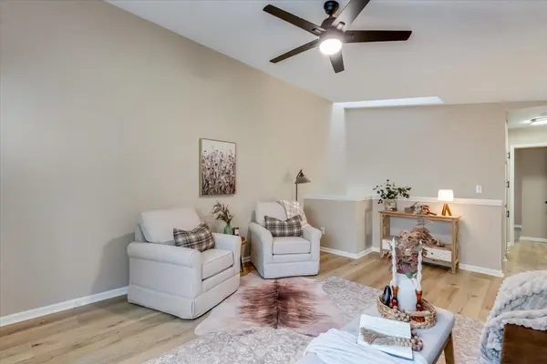 328 E Deer Creek Dr, Rose Hill, KS 67133-9399